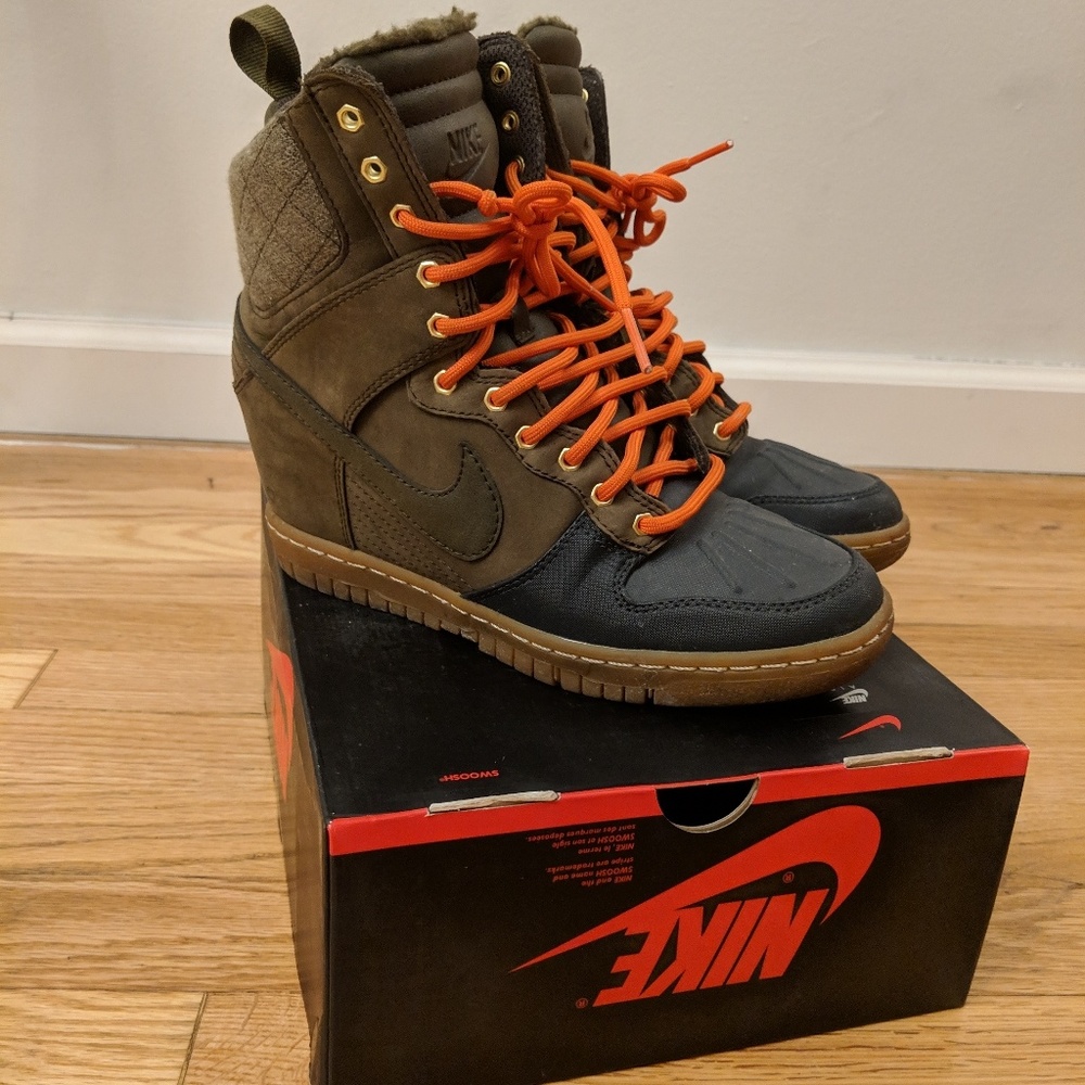 Women's Nike Dunk Sky Hi Sneakerboot Duck Boot sz6